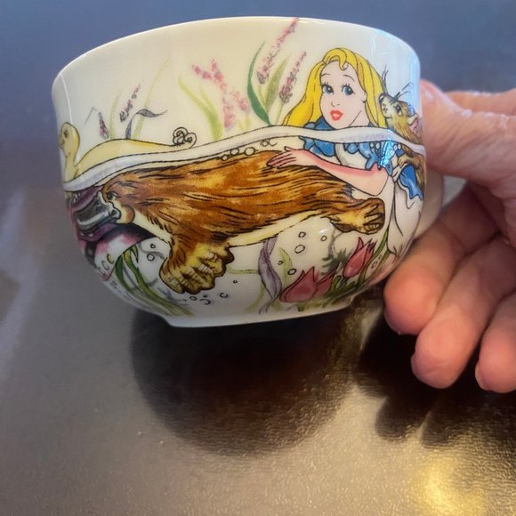 Paul Cardew "Alice in Wonderland" Coffee cup and saucer- set of four - Picture 9 of 14